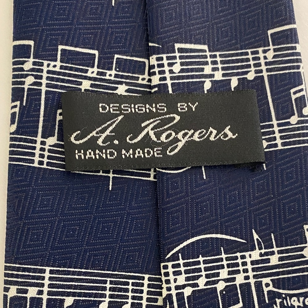 Musical ‘Music Notes’ Patterned Navy Tie - Picture 3 of 6